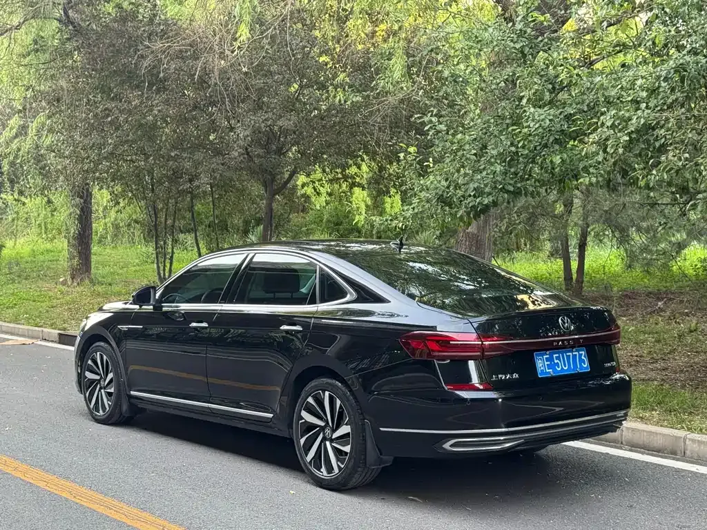 Volkswagen Passat — фото 9