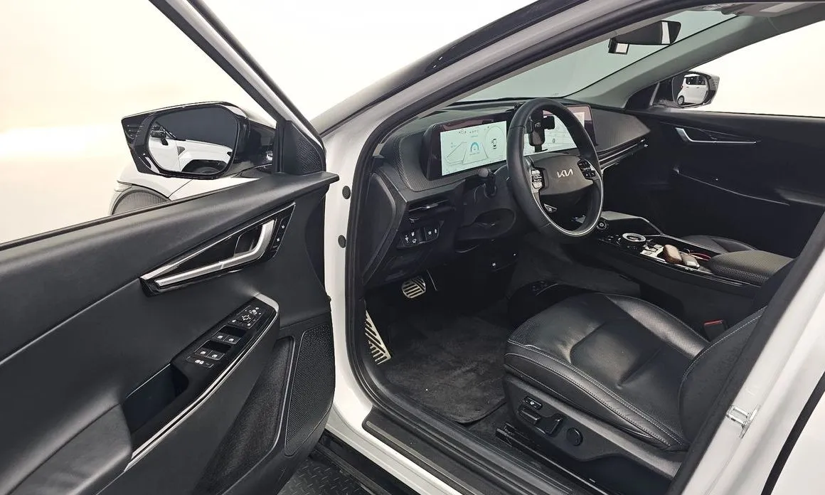 Kia EV6 2023 из KR, фото 8