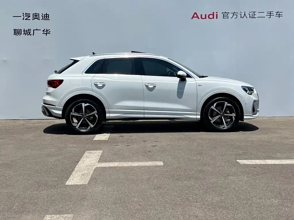 Audi Q3 — фото 10