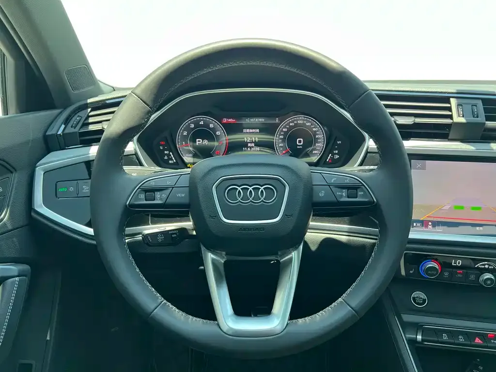 Audi Q3 — фото 9