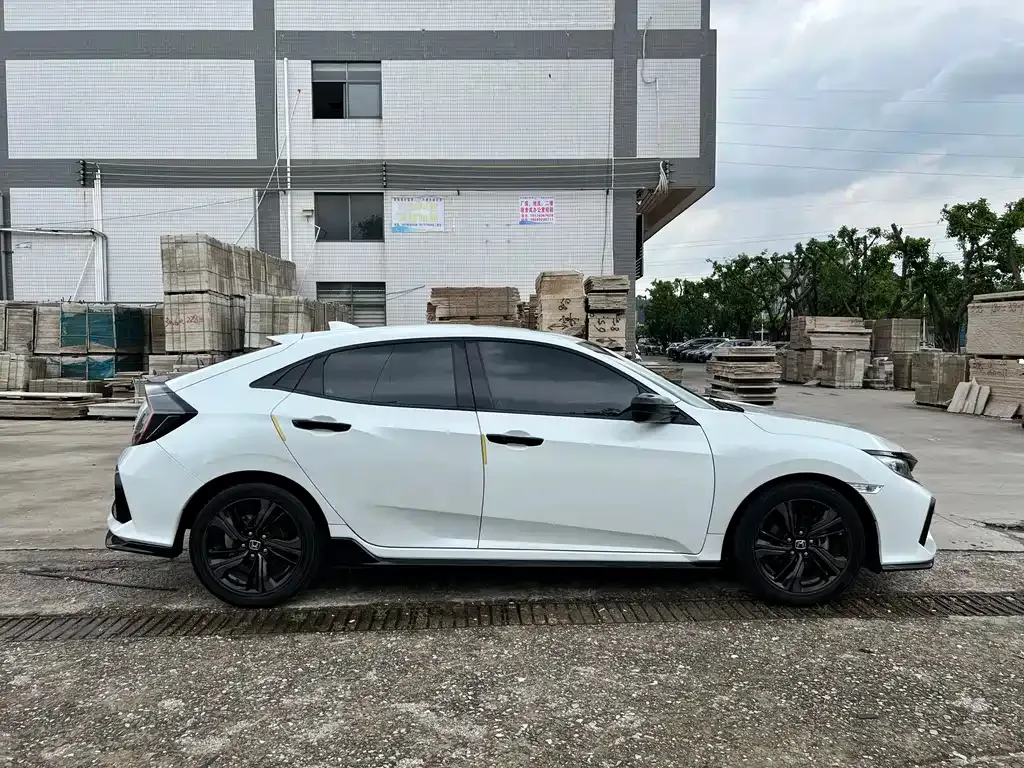 Honda Civic — фото 10