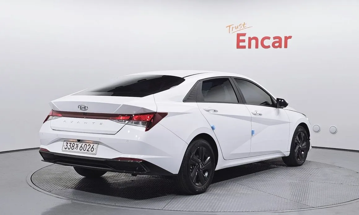 Hyundai AVANTE — фото 3