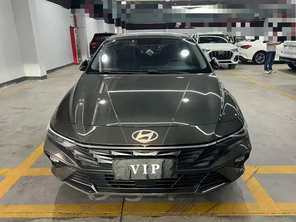 Hyundai Elantra — фото 4