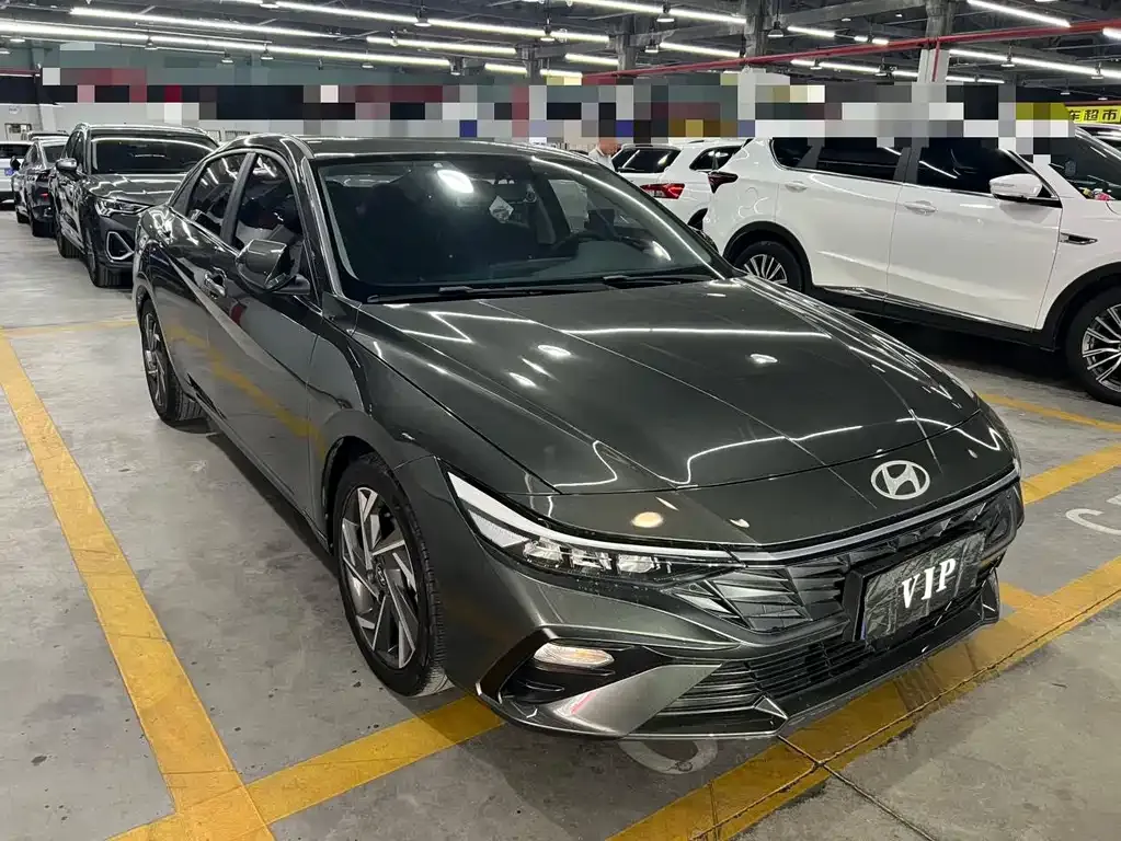 Hyundai Elantra — фото 10