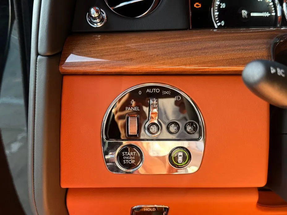 Rolls-Royce Phantom 2023 из KR, фото 8