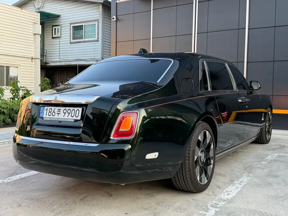 Rolls-Royce Phantom 2023 из KR, фото 9