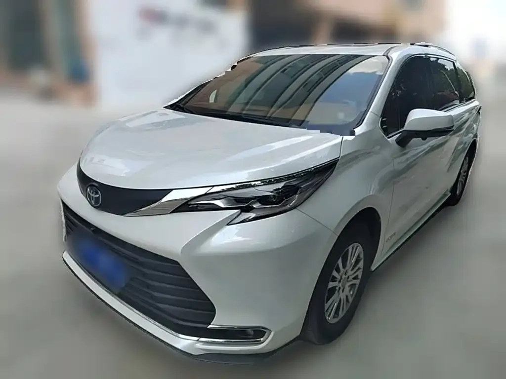 Toyota Sienna — фото 9