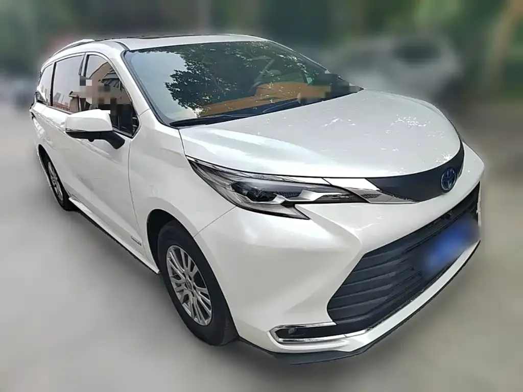 Toyota Sienna — фото 10
