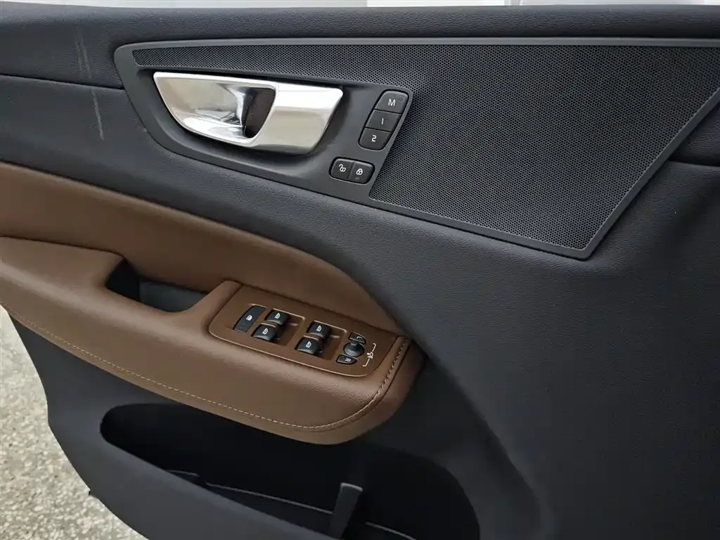 Volvo XC60 2024 из CN, фото 5