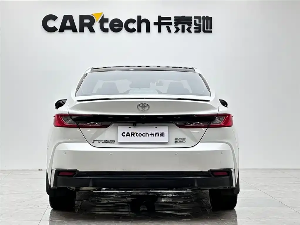 Toyota Camry — фото 4