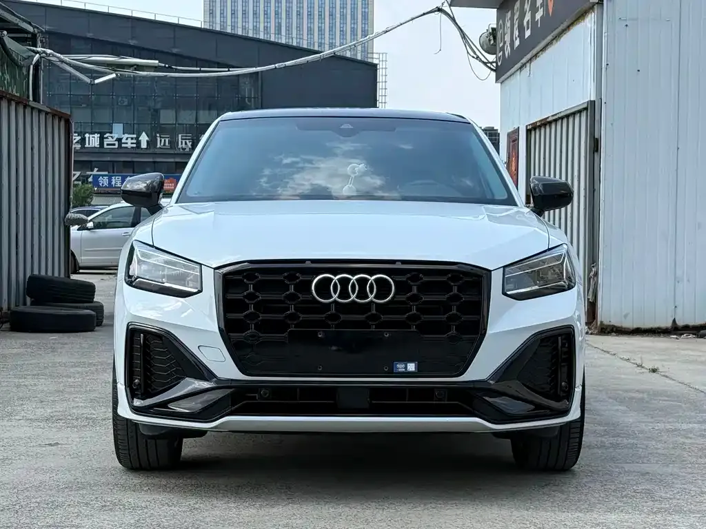 Audi Q2L — фото 3