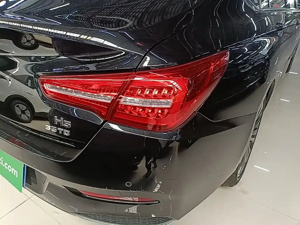 Hongqi H5 — фото 3