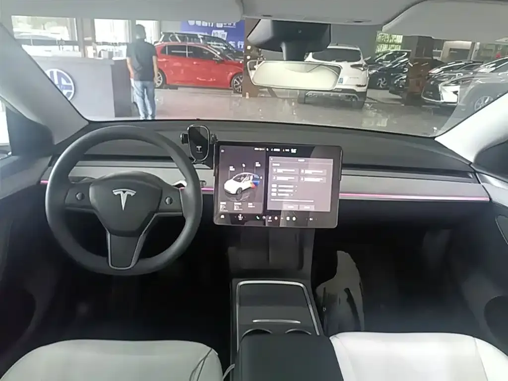 Tesla Model Y — фото 4