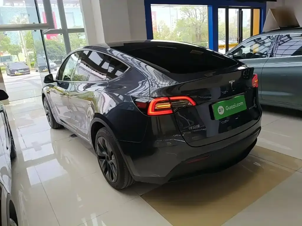 Tesla Model Y — фото 7