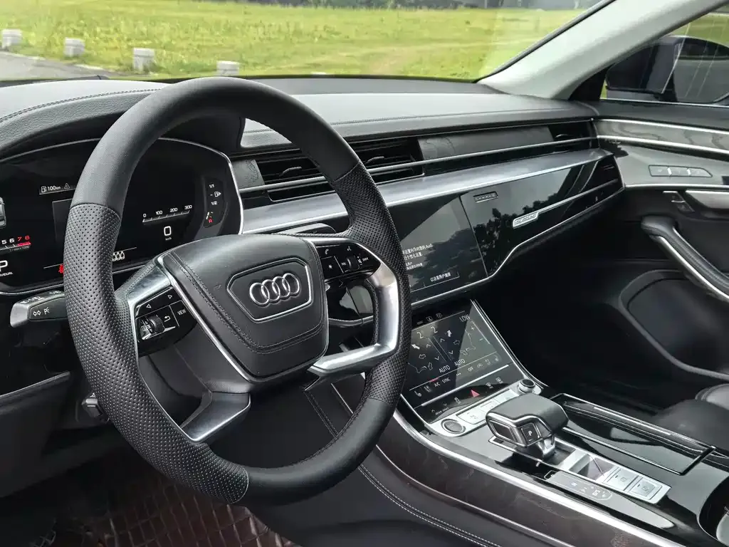 Audi A8 — фото 7