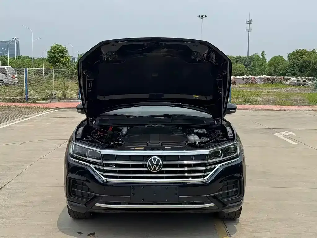 Volkswagen Touareg 2022 из CN, фото 10