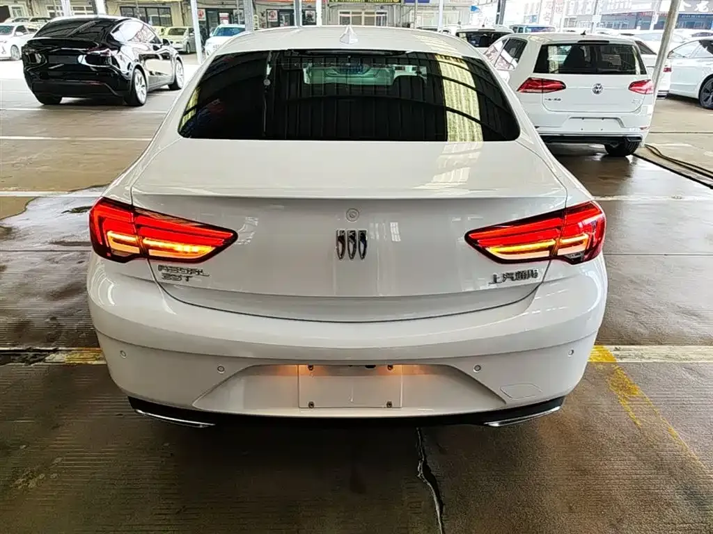 Buick Regal — фото 10