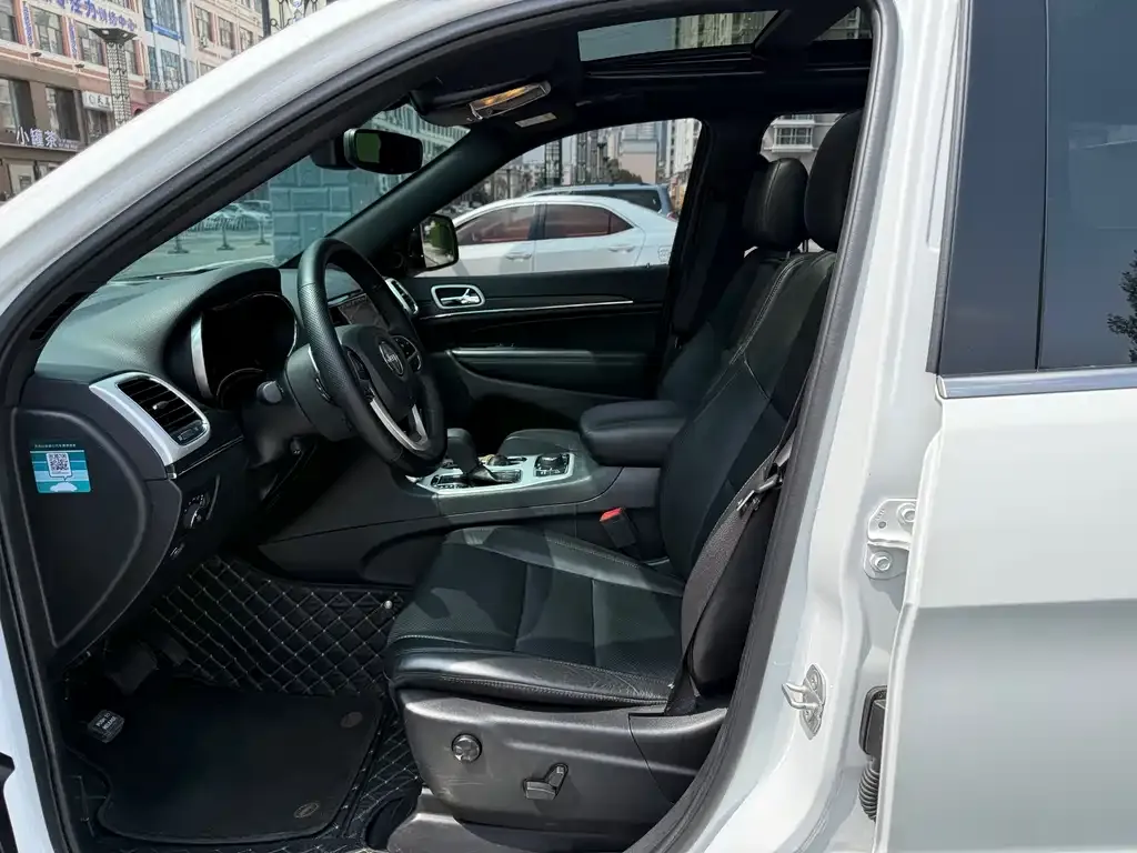 Jeep Grand Cherokee (Import) 2022 из CN, фото 6