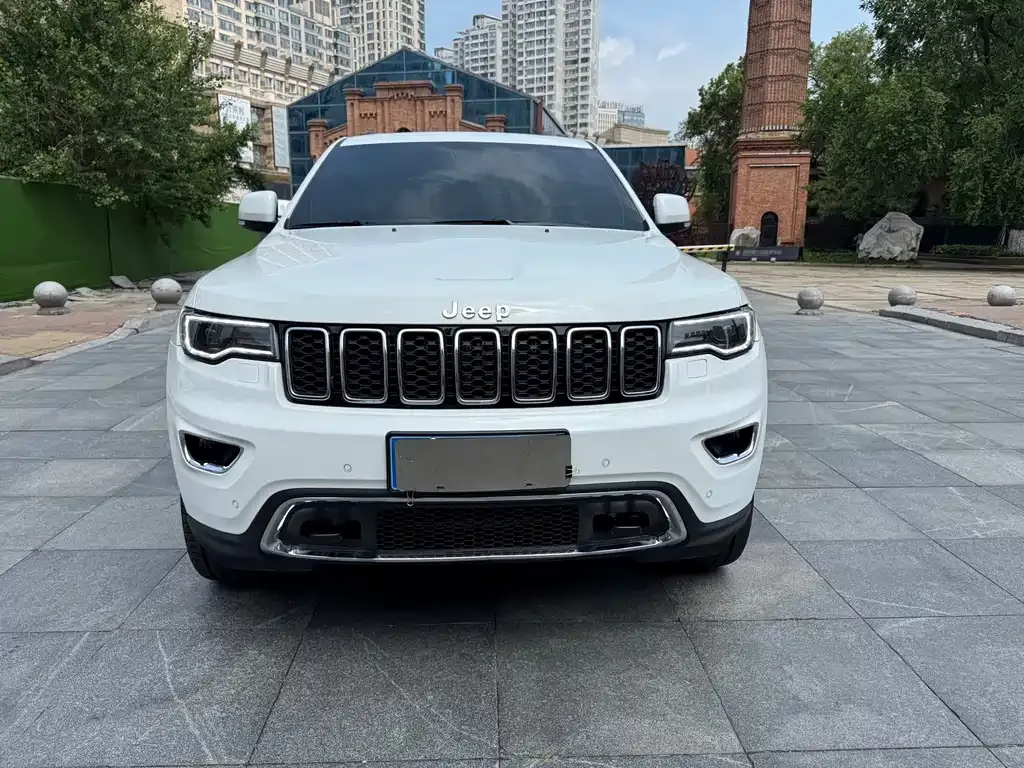 Jeep Grand Cherokee (Import) 2022 из CN, фото 10