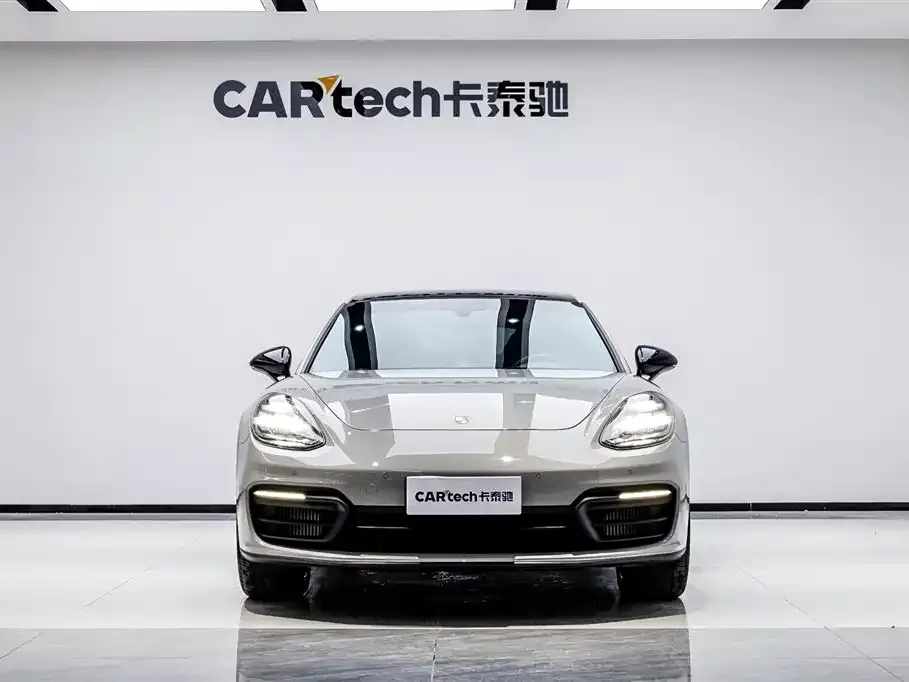 Porsche Panamera — фото 1