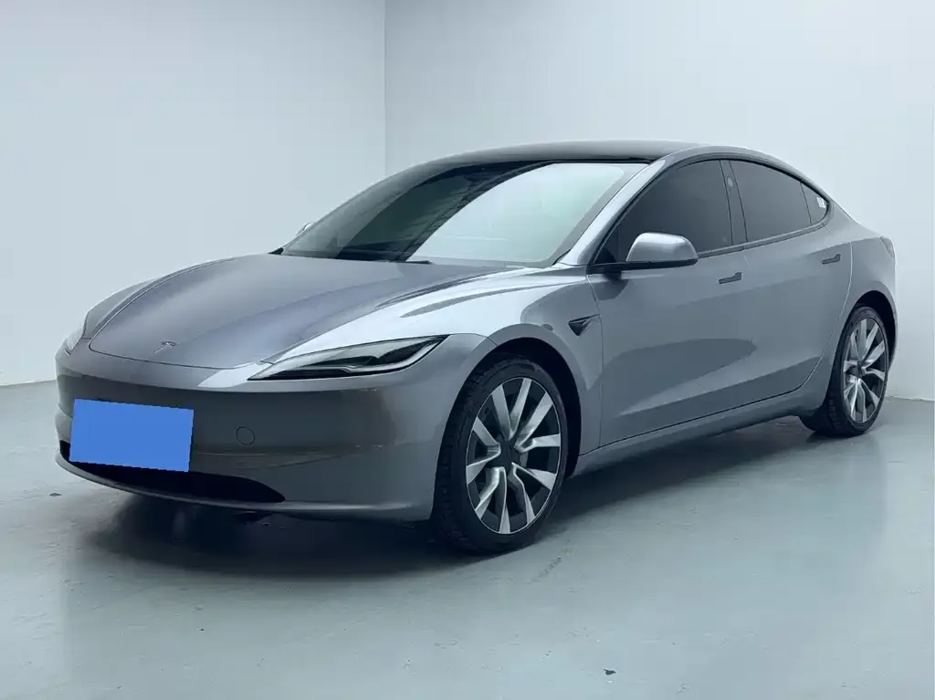 Tesla Model 3 — фото 1
