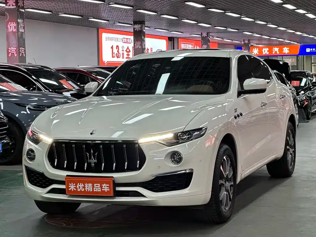 Maserati Levante — фото 1