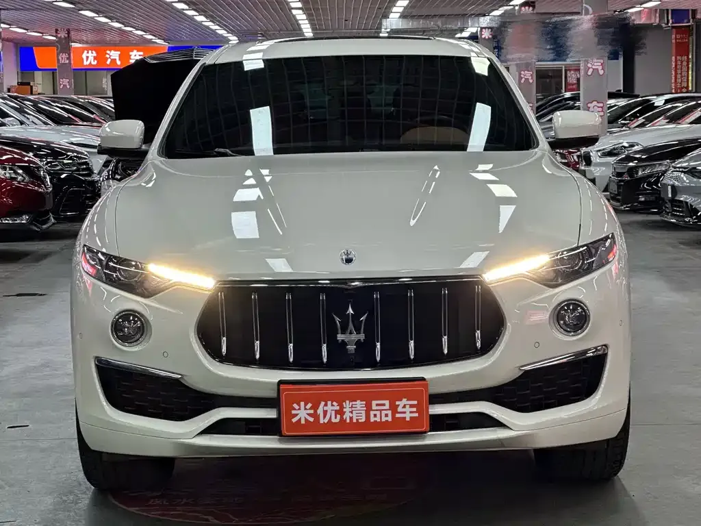 Maserati Levante — фото 2