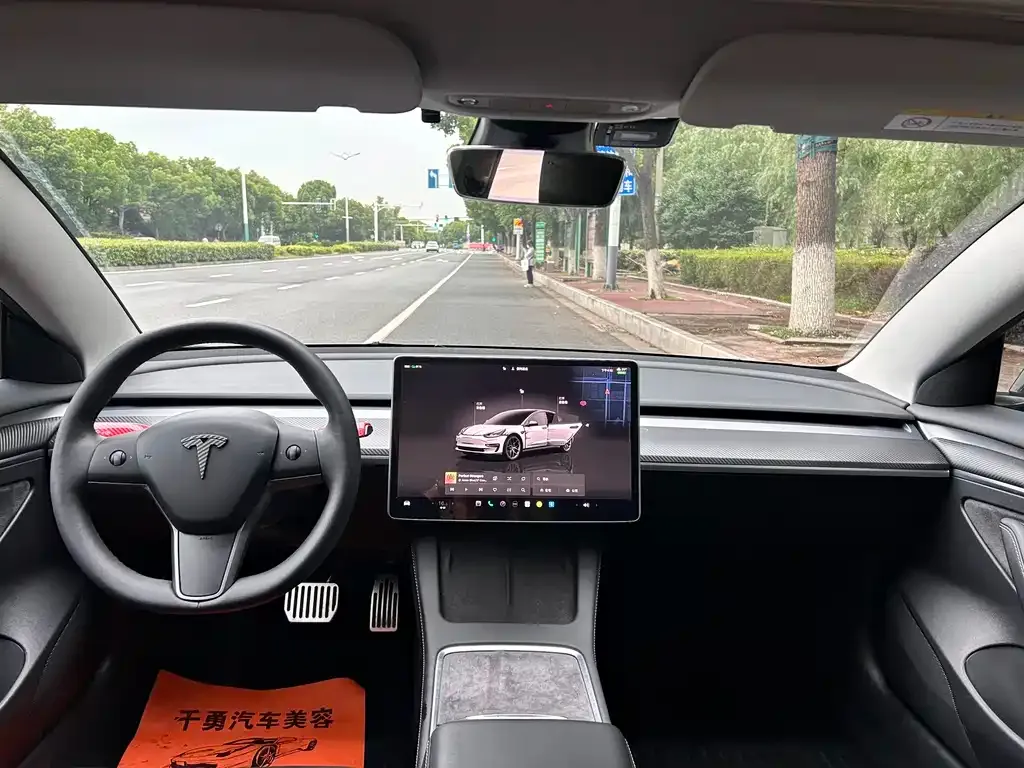 Tesla Model 3 — фото 7