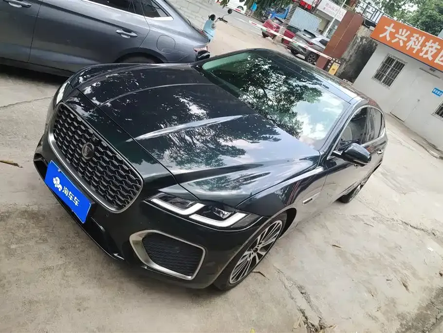 Jaguar XFL — фото 1