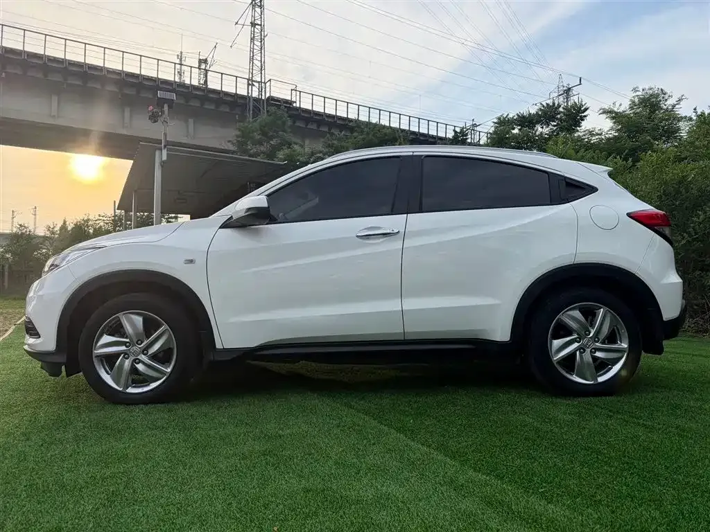 Honda Vezel — фото 4