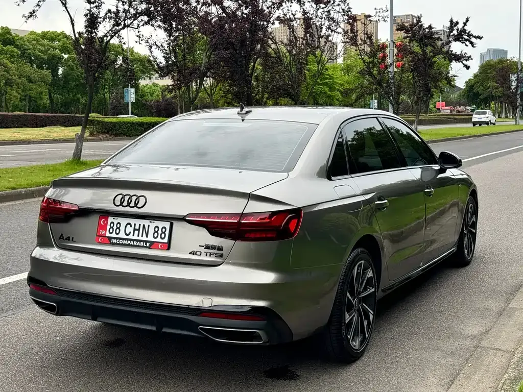 Audi A4L 2023 из CN, фото 9