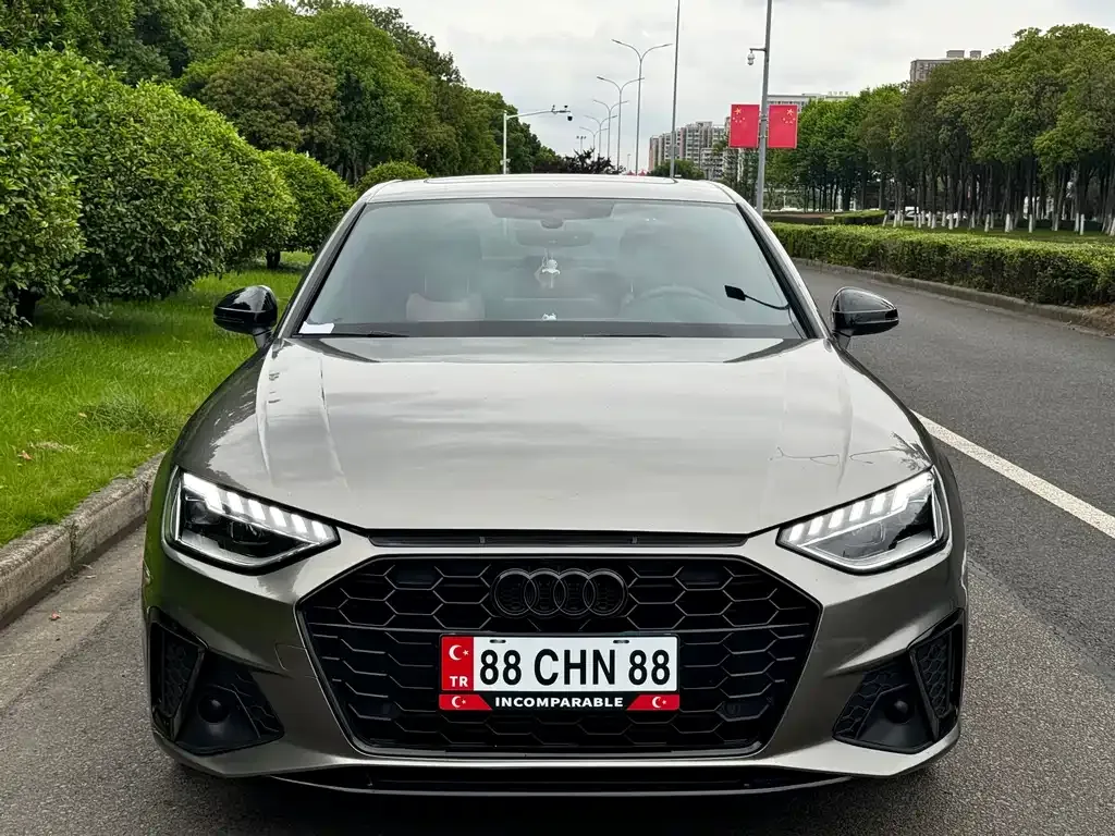 Audi A4L 2023 из CN, фото 2