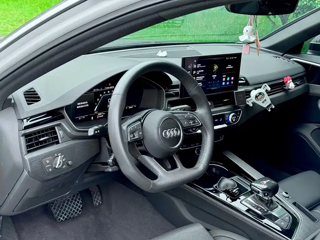 Audi A4L 2023 из CN, фото 5