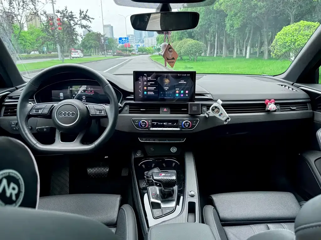 Audi A4L 2023 из CN, фото 7
