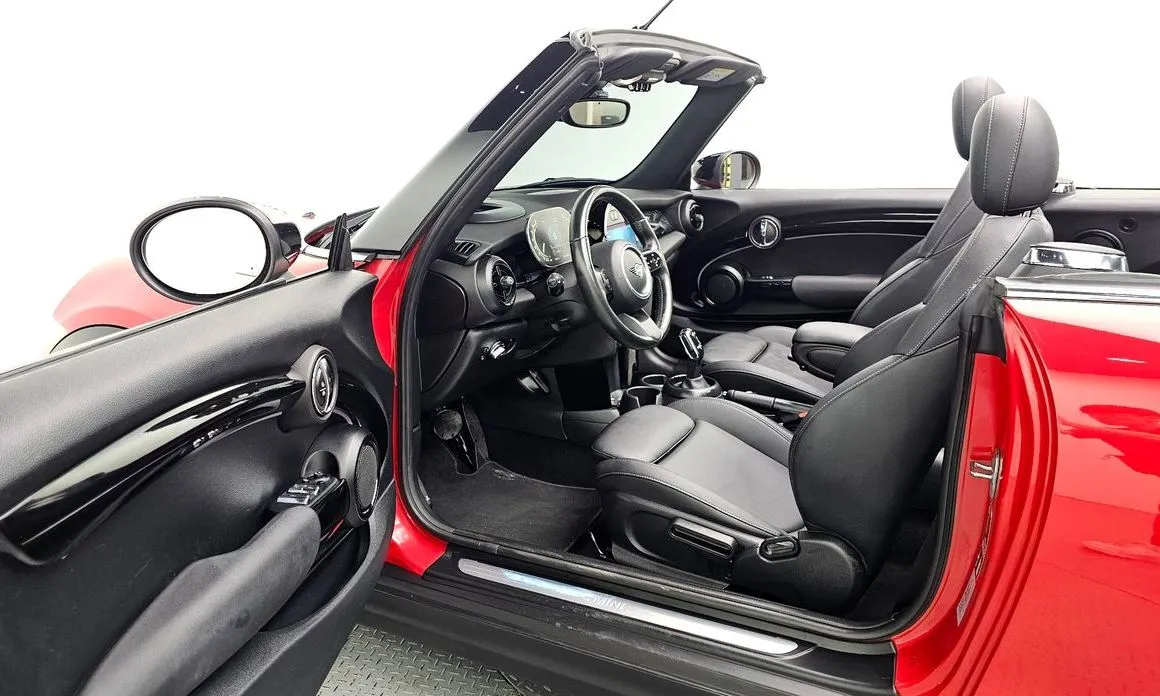 Mini Cooper Convertible 2024 из KR, фото 7