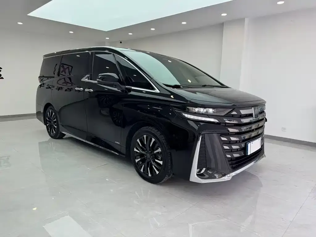 Toyota Vellfire — фото 2
