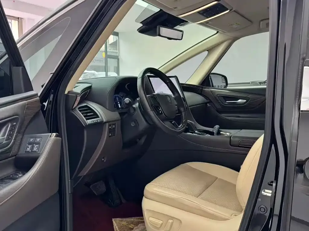 Toyota Vellfire — фото 8
