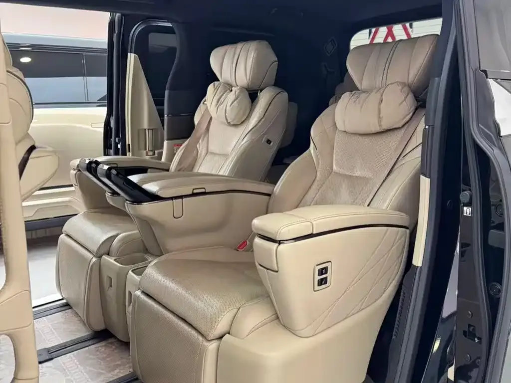 Toyota Vellfire — фото 10
