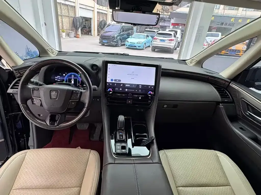 Toyota Vellfire — фото 9