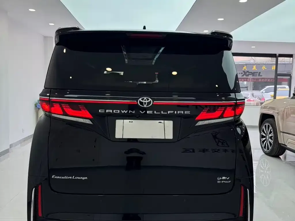 Toyota Vellfire — фото 6