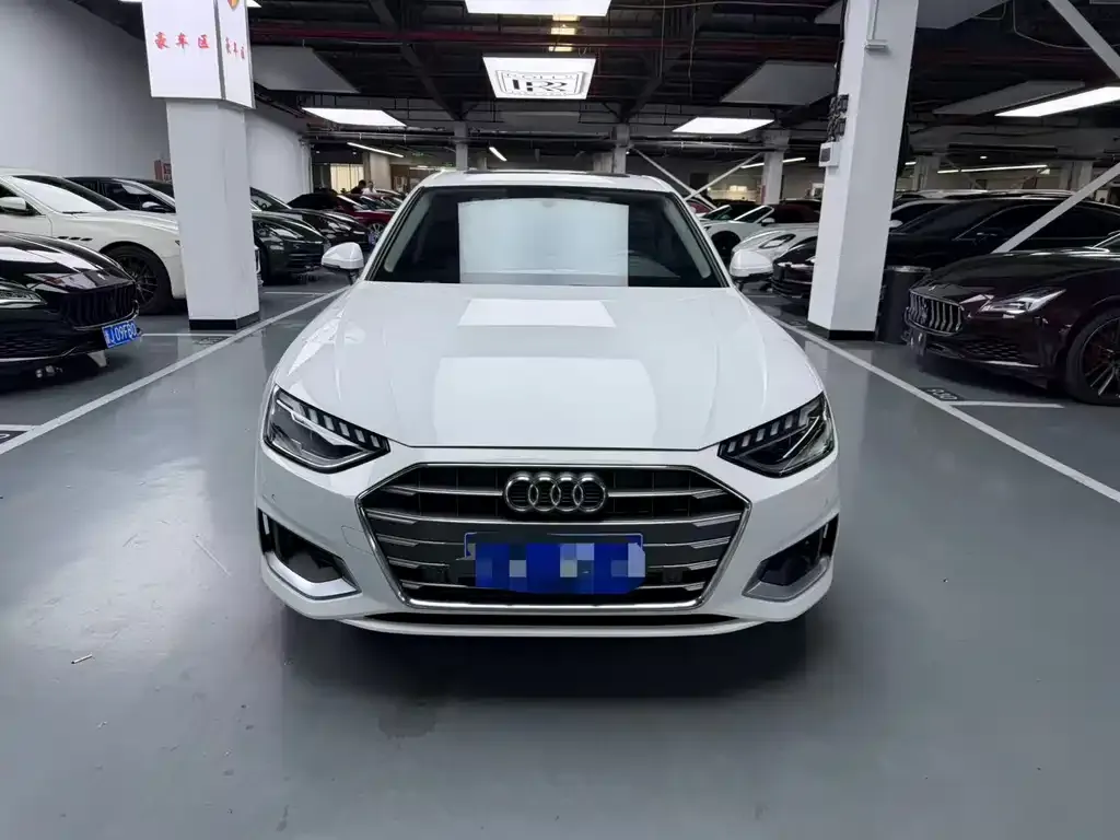 Audi A4L 2023 из CN, фото 5