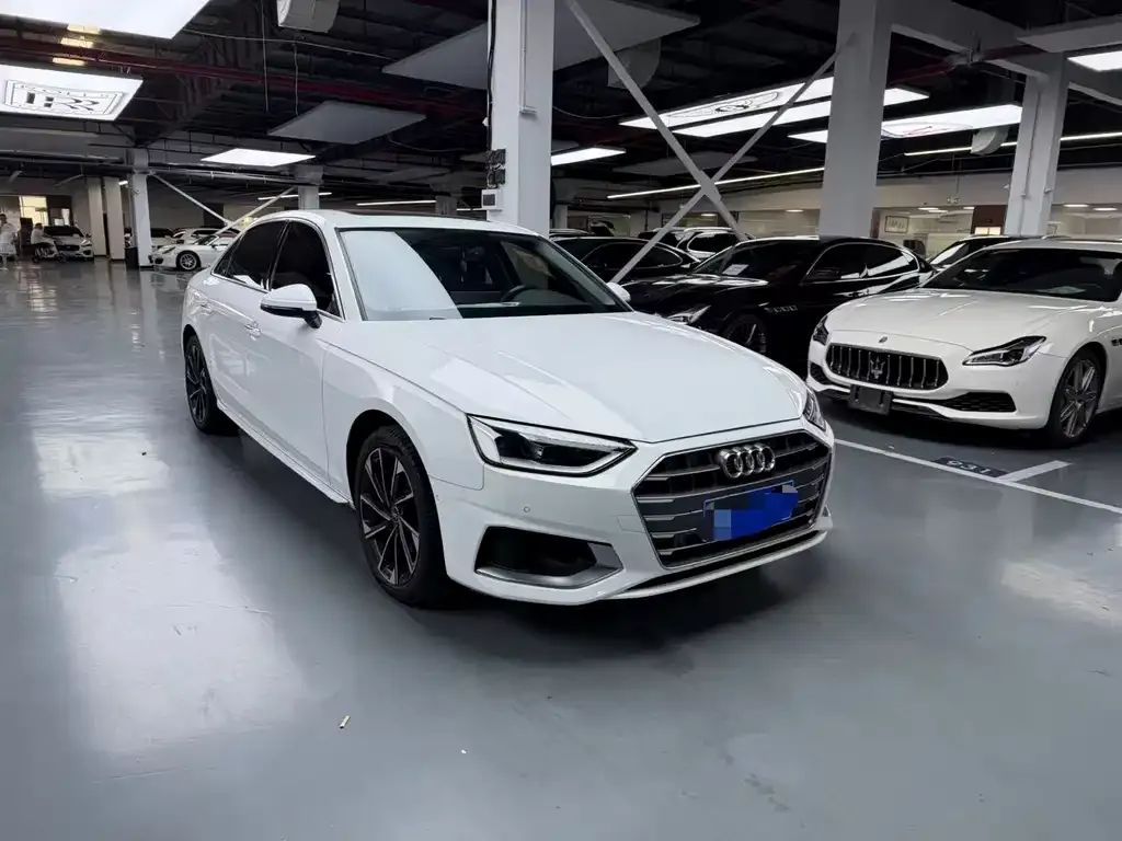 Audi A4L 2023 из CN, фото 7