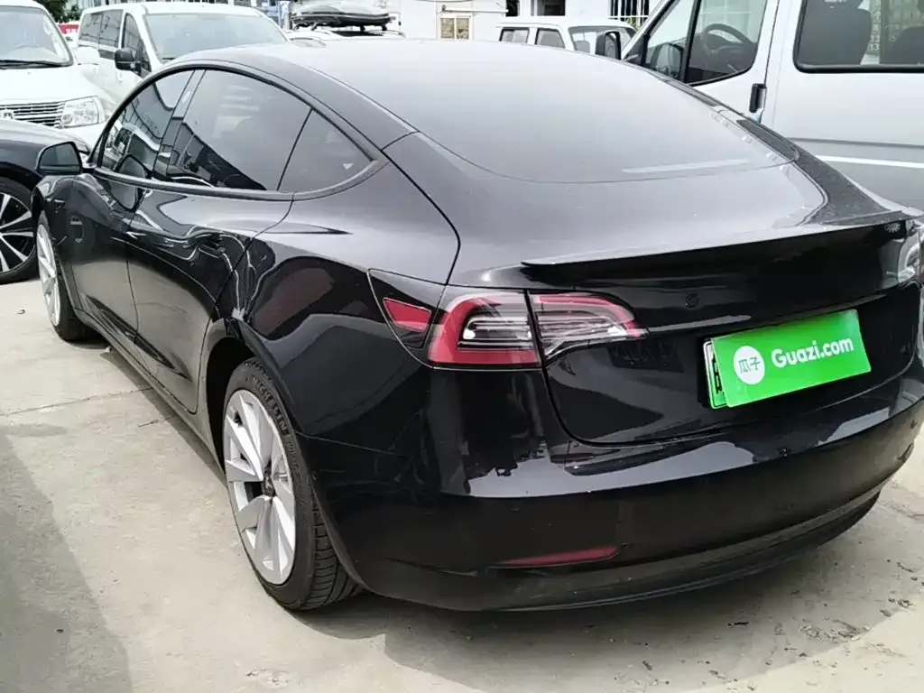 Tesla Model 3 — фото 8