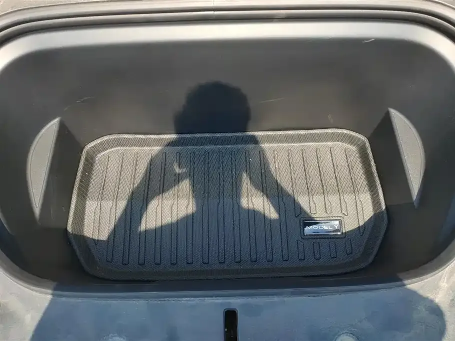 Tesla Model Y — фото 5