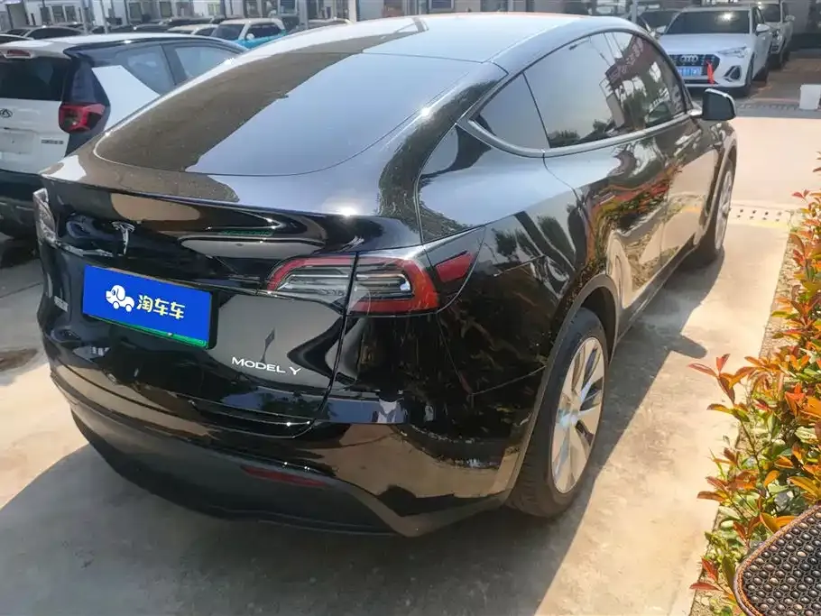 Tesla Model Y — фото 9