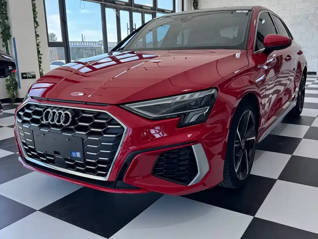 Audi A3 — фото 1