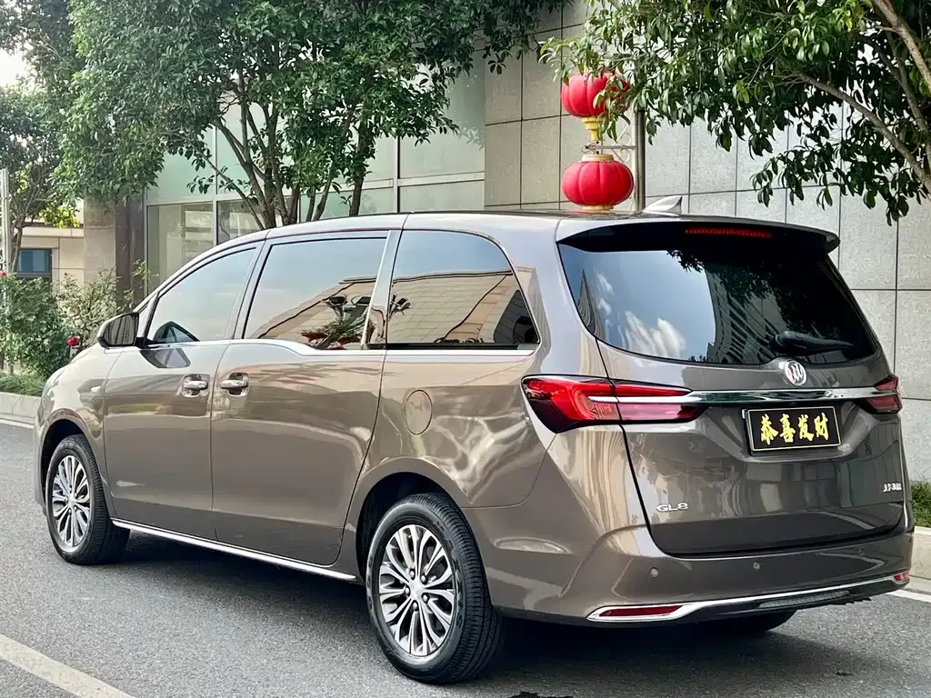 Buick GL8 2023 из CN, фото 3