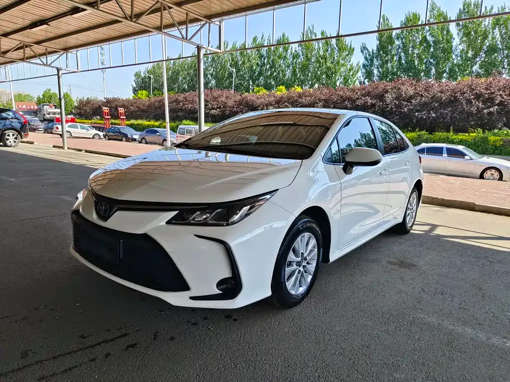 Toyota Corolla — фото 1
