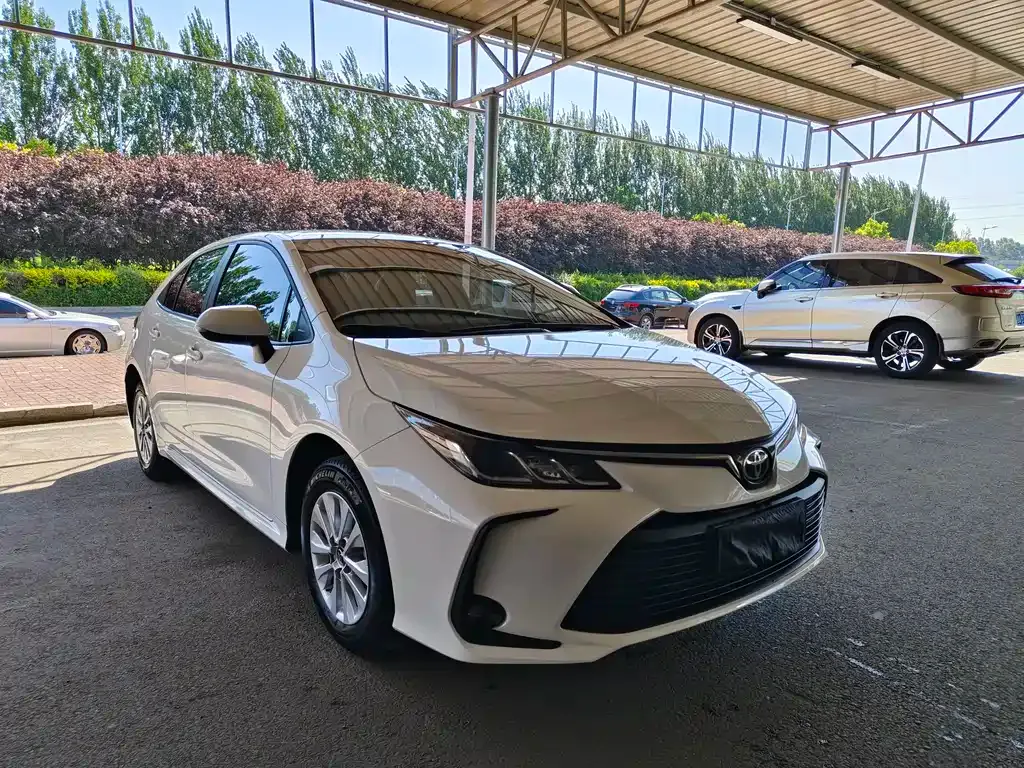 Toyota Corolla — фото 3