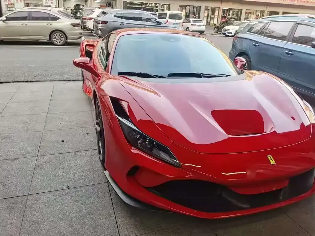 Ferrari F8 — фото 1